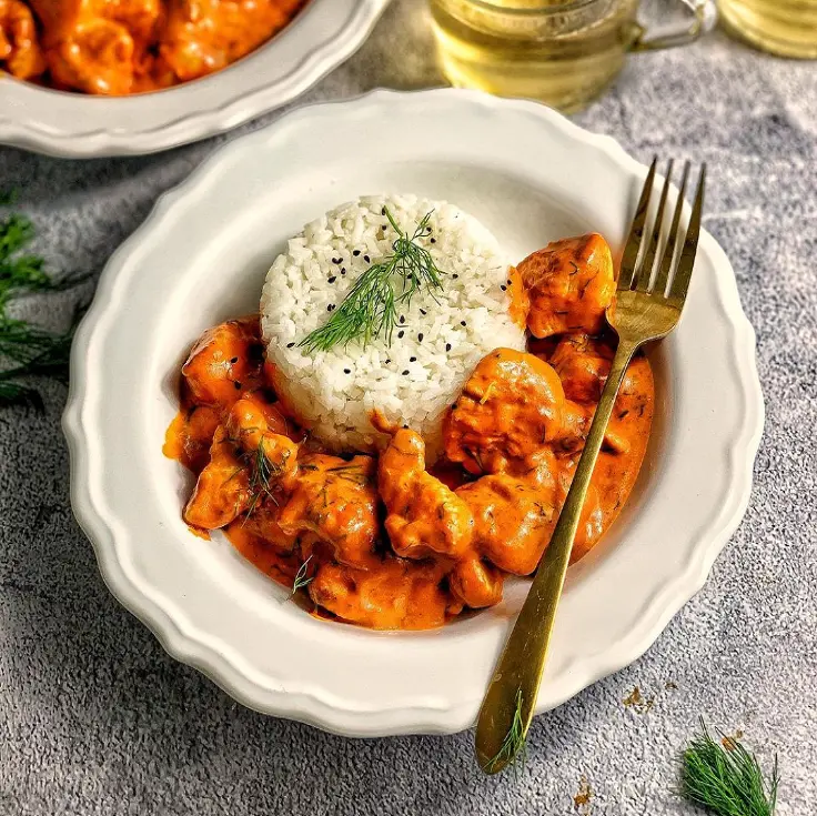 Kremowy kurczak w sosie pomidorowym